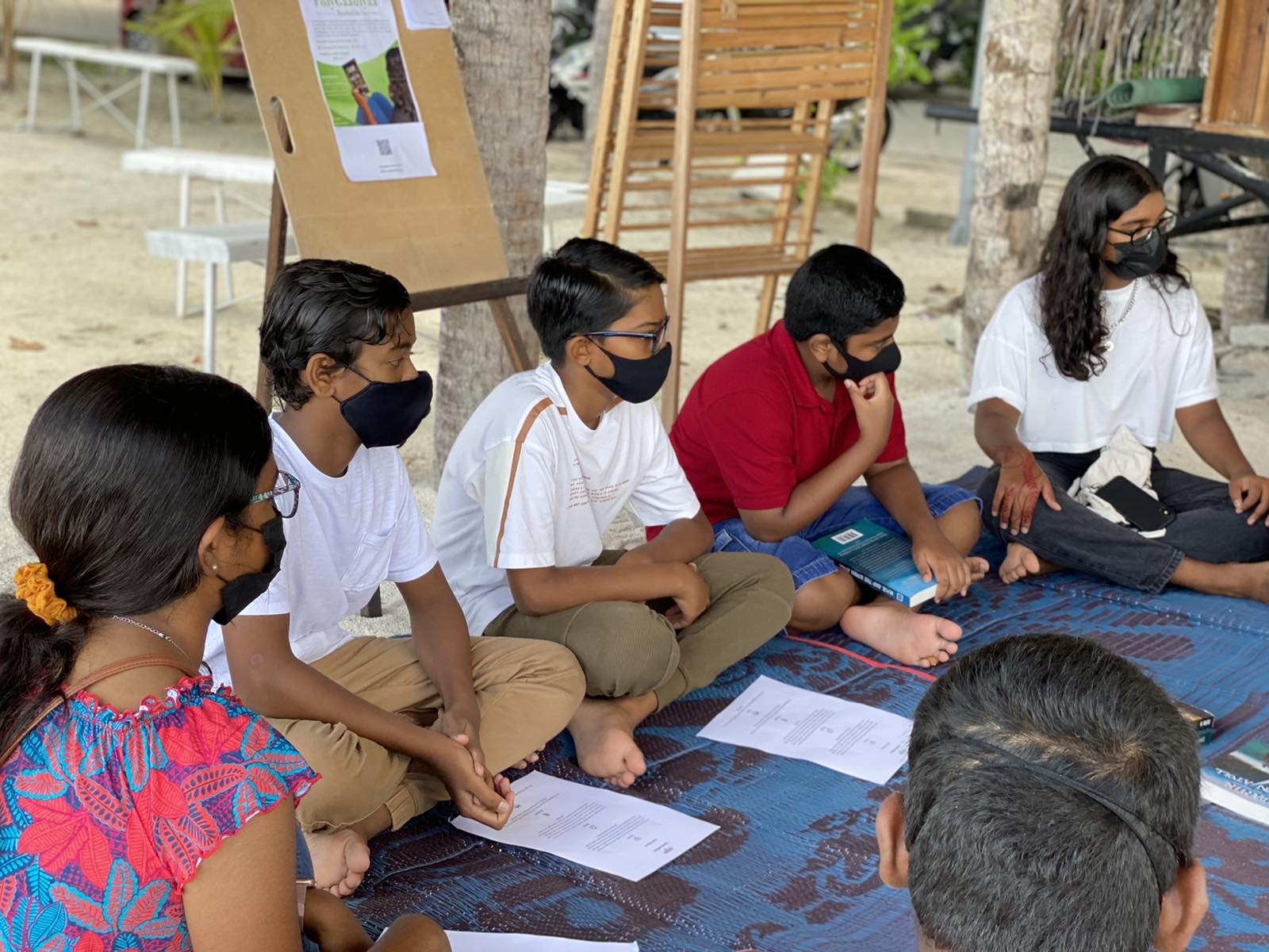  Children of Maldives {p.series}} FoiyGaadiyaa Book Club