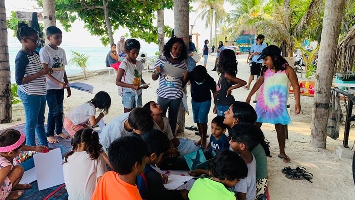  Children of Maldives Holhuashin Aharennakee Fehurisseh - with author Sara Naseem