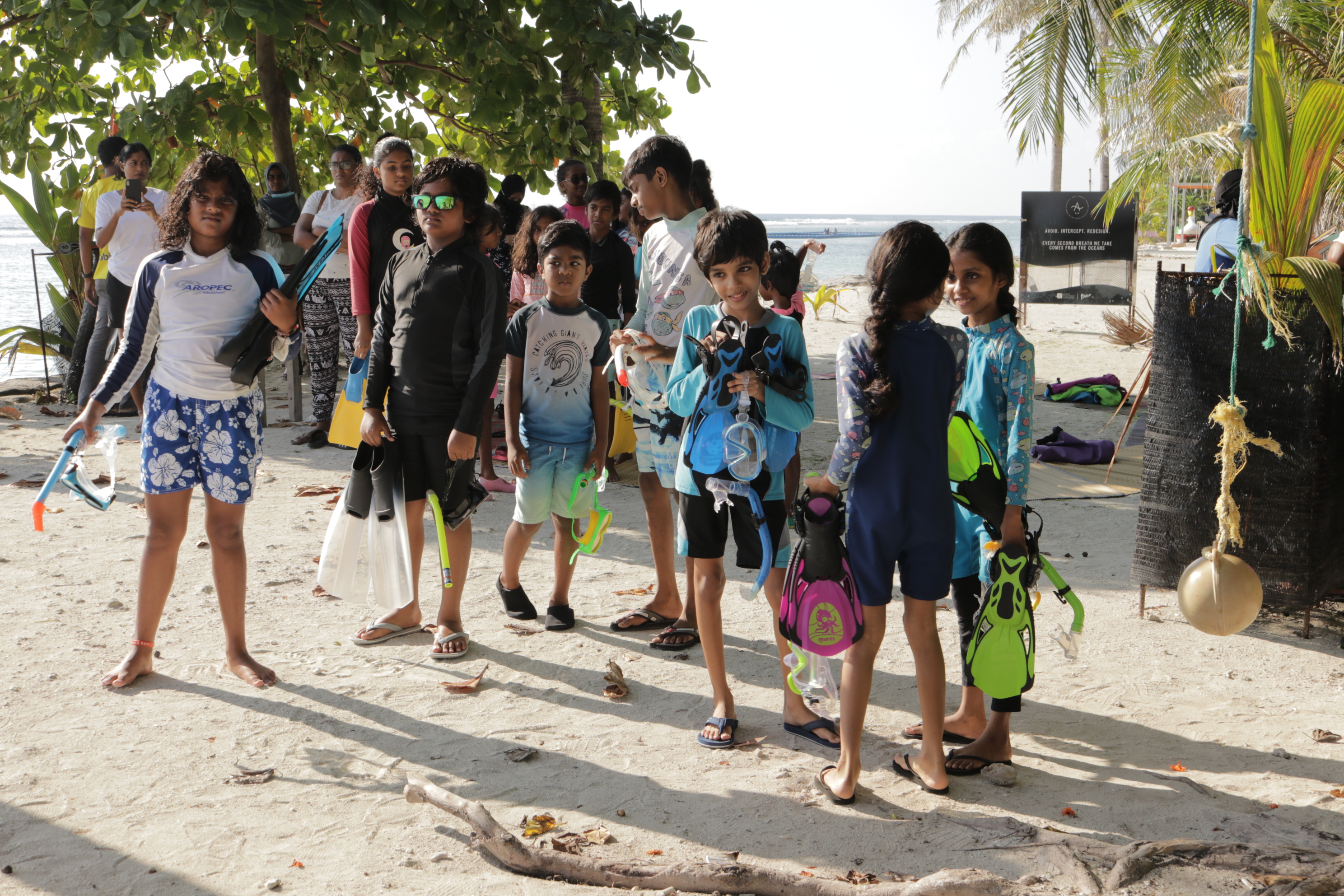  Children of Maldives Athirimathin Fish Identification & Snorkeling