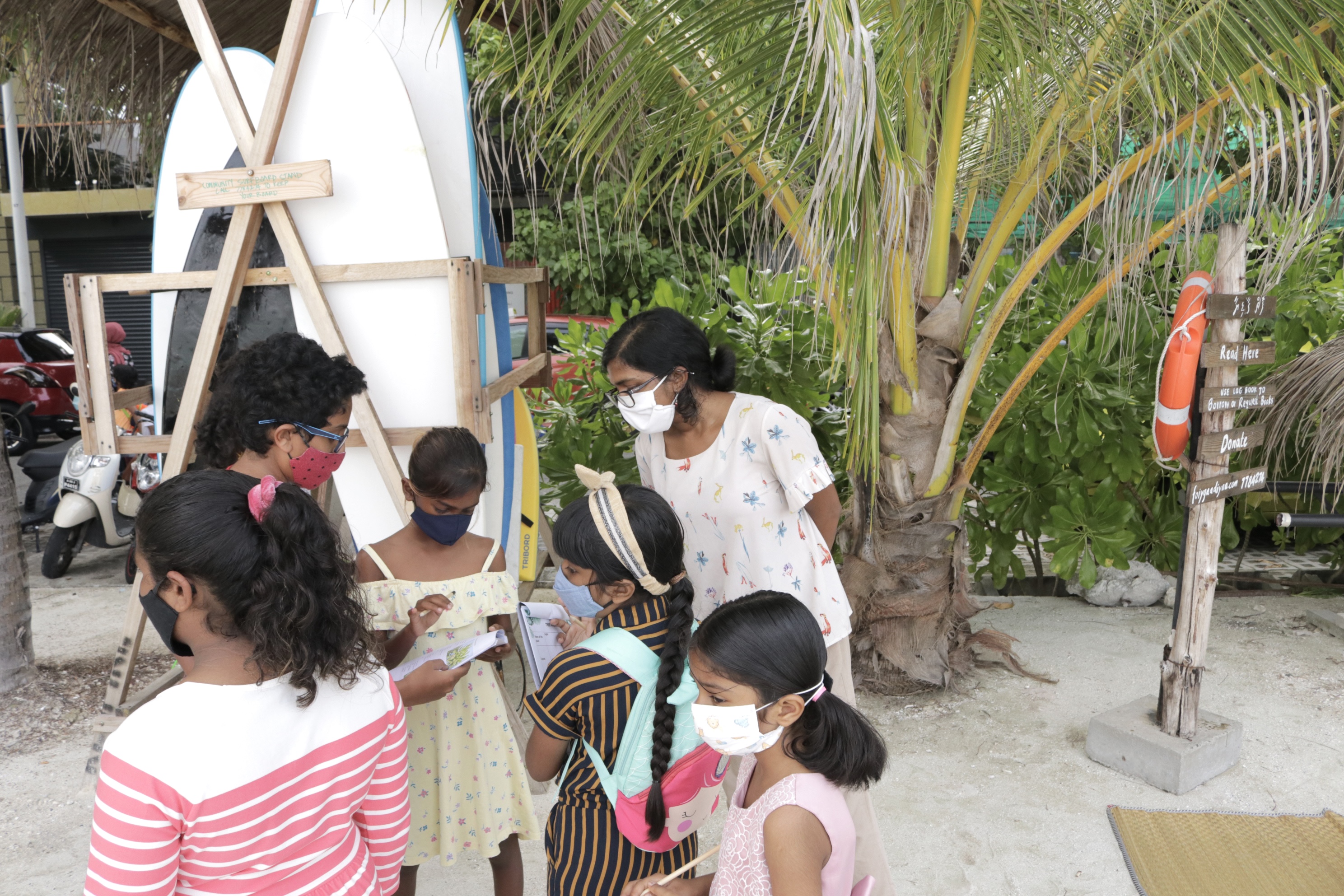  Children of Maldives Athirimathin {p.name}}