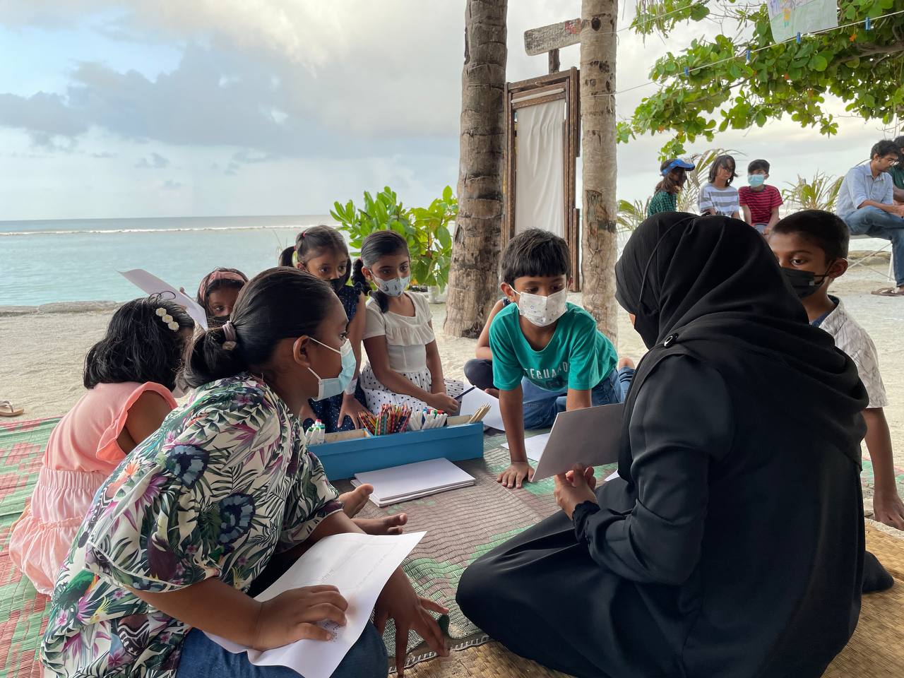  Children of Maldives Holhuashin Vissaaradhuni