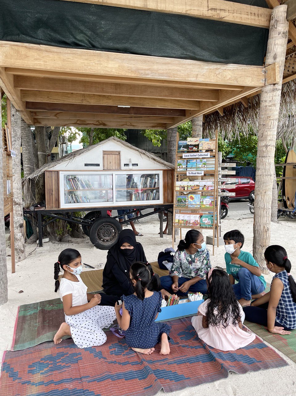  Children of Maldives Holhuashin Vissaaradhuni